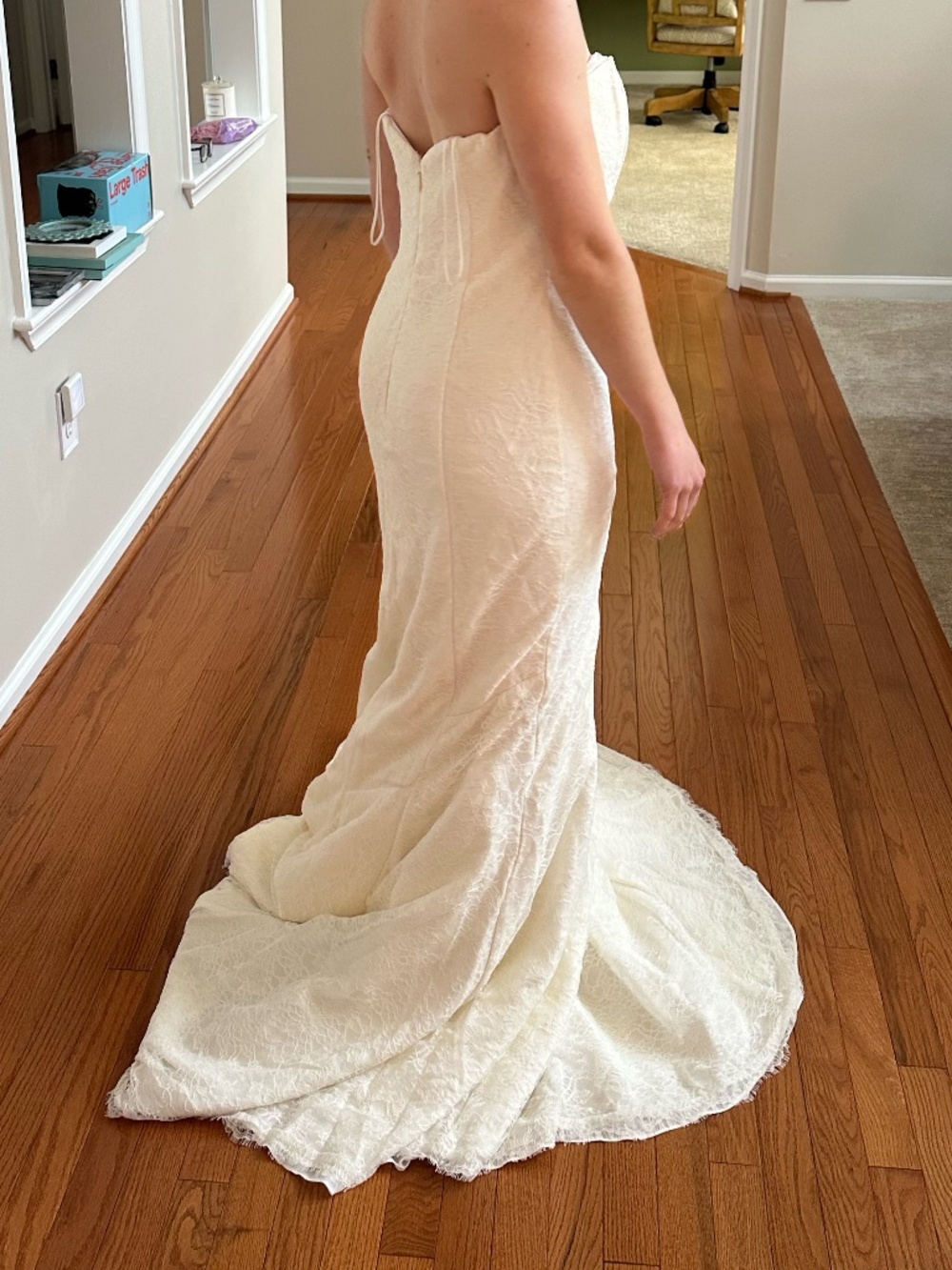 Nicole Miller Wedding Dress - Size 10 Strapless Mermaid